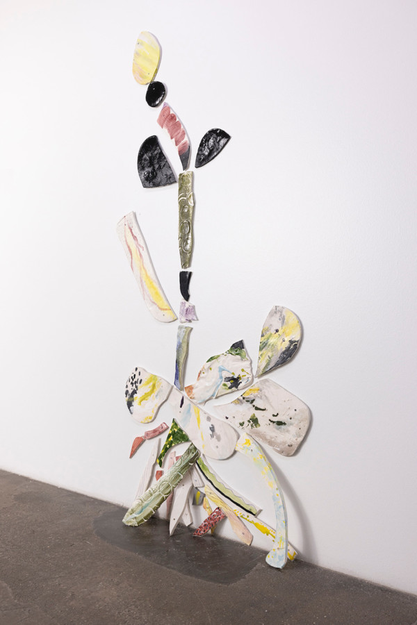 Ceramic installation contains 31 ceramic shapes, screws